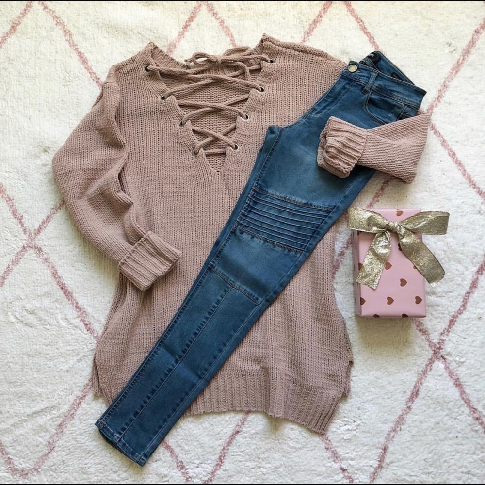 Tie Up Sweater - Picture 3 of 7